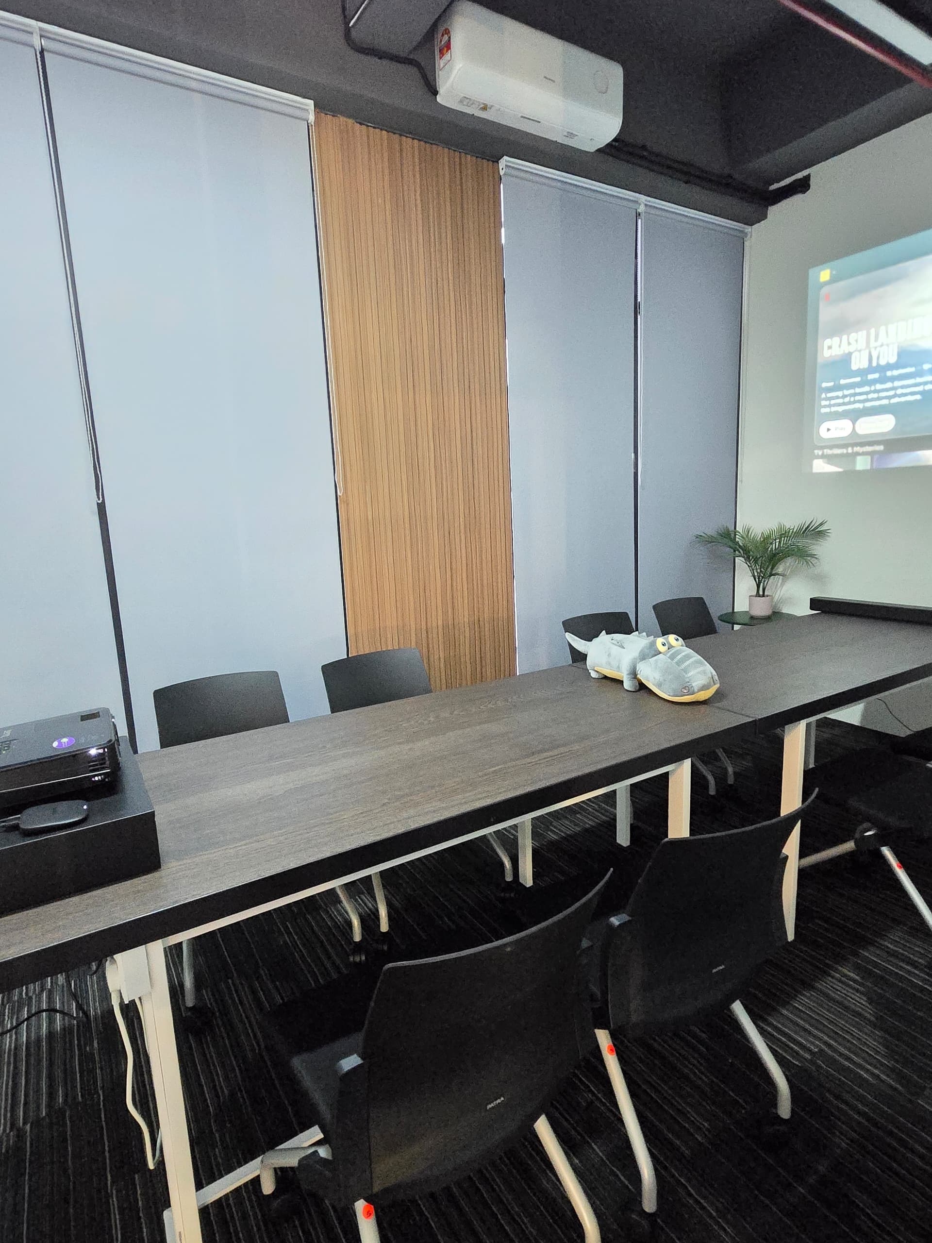 Focus desks